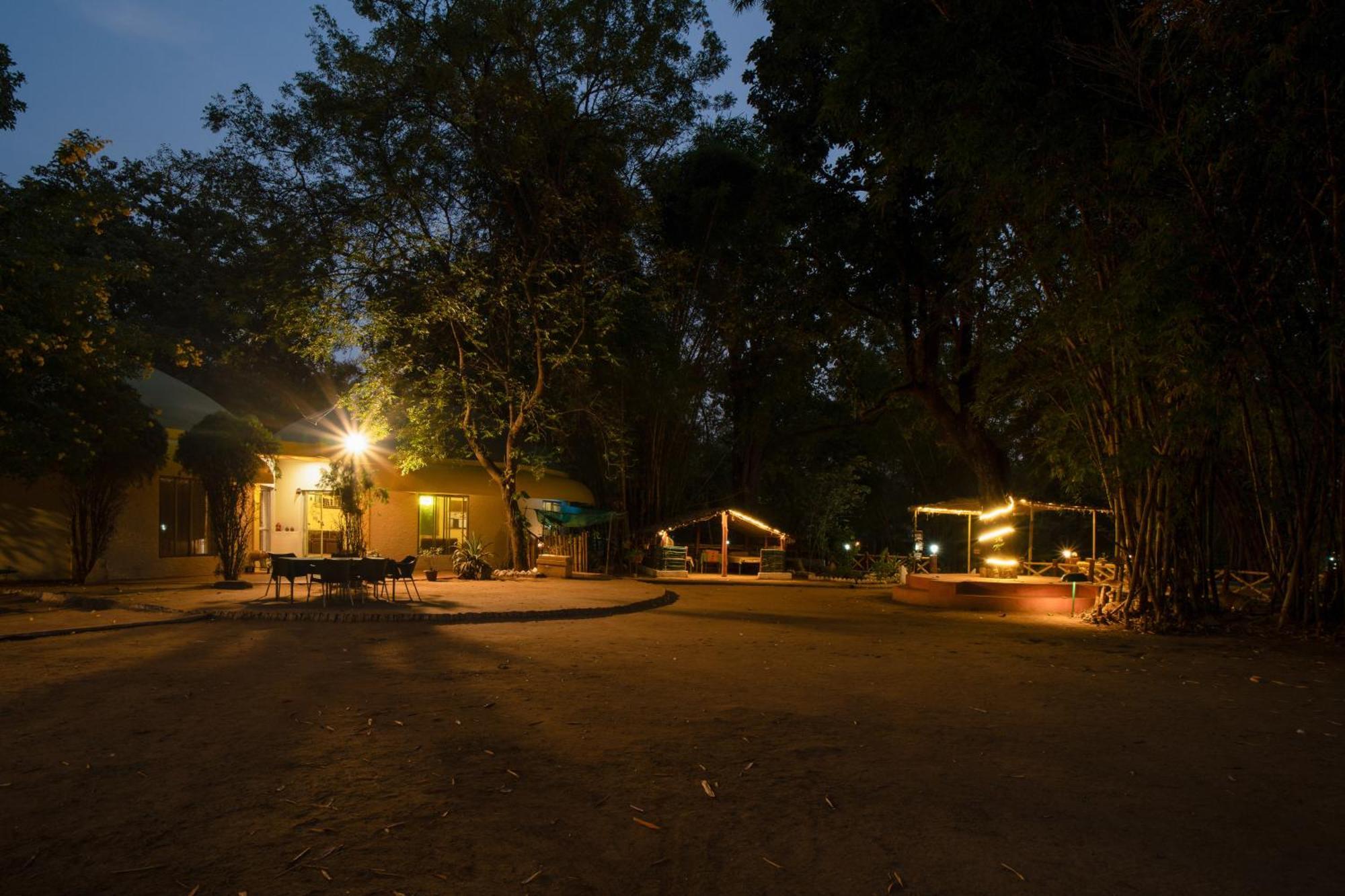 Treebo Premium Mowgli'S Den, Pench Hotel Khawasa Ngoại thất bức ảnh