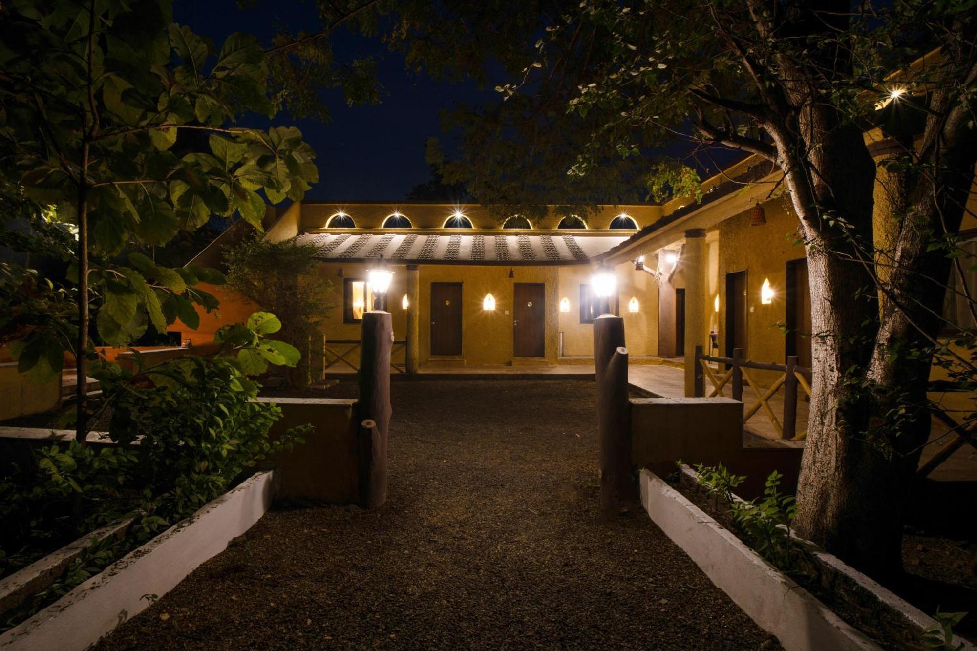 Treebo Premium Mowgli'S Den, Pench Hotel Khawasa Ngoại thất bức ảnh