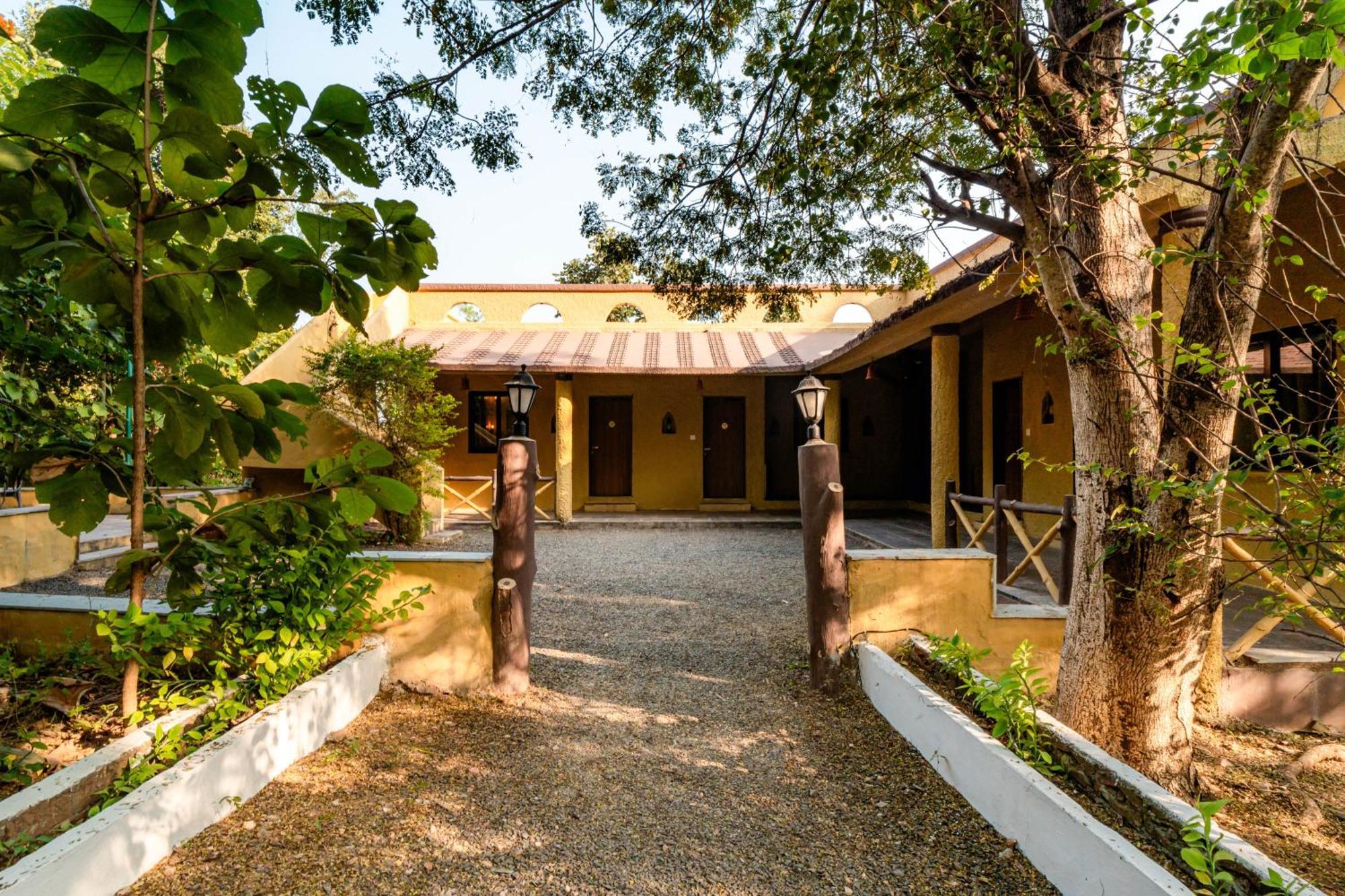 Treebo Premium Mowgli'S Den, Pench Hotel Khawasa Ngoại thất bức ảnh