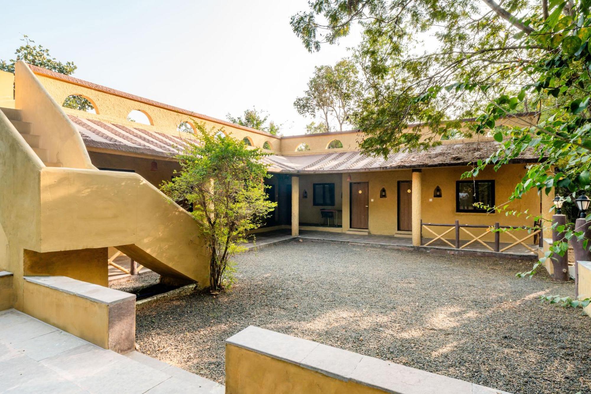 Treebo Premium Mowgli'S Den, Pench Hotel Khawasa Ngoại thất bức ảnh